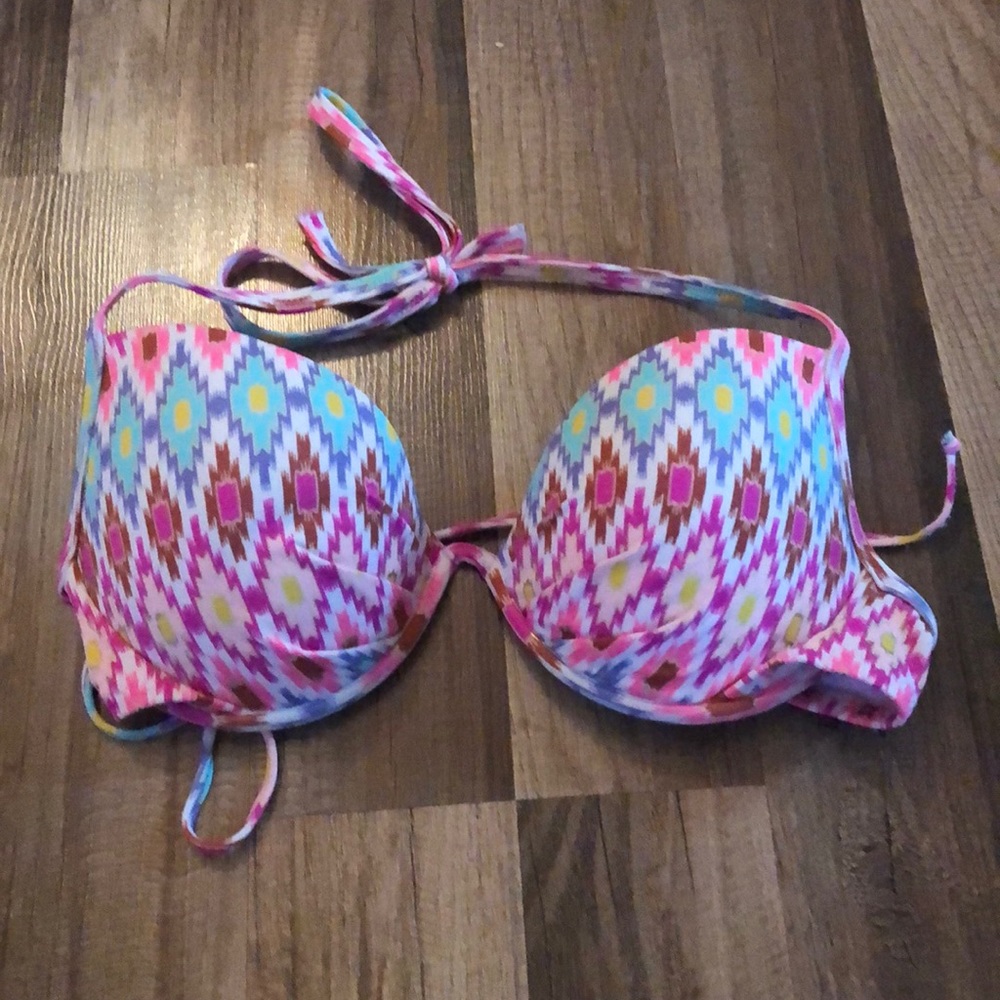 Victoria’s Secret bathing suit top 32DD